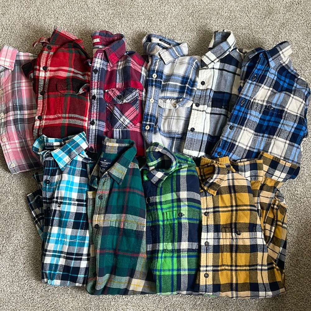 Ten Men’s AE Flannel Button Down Shirts